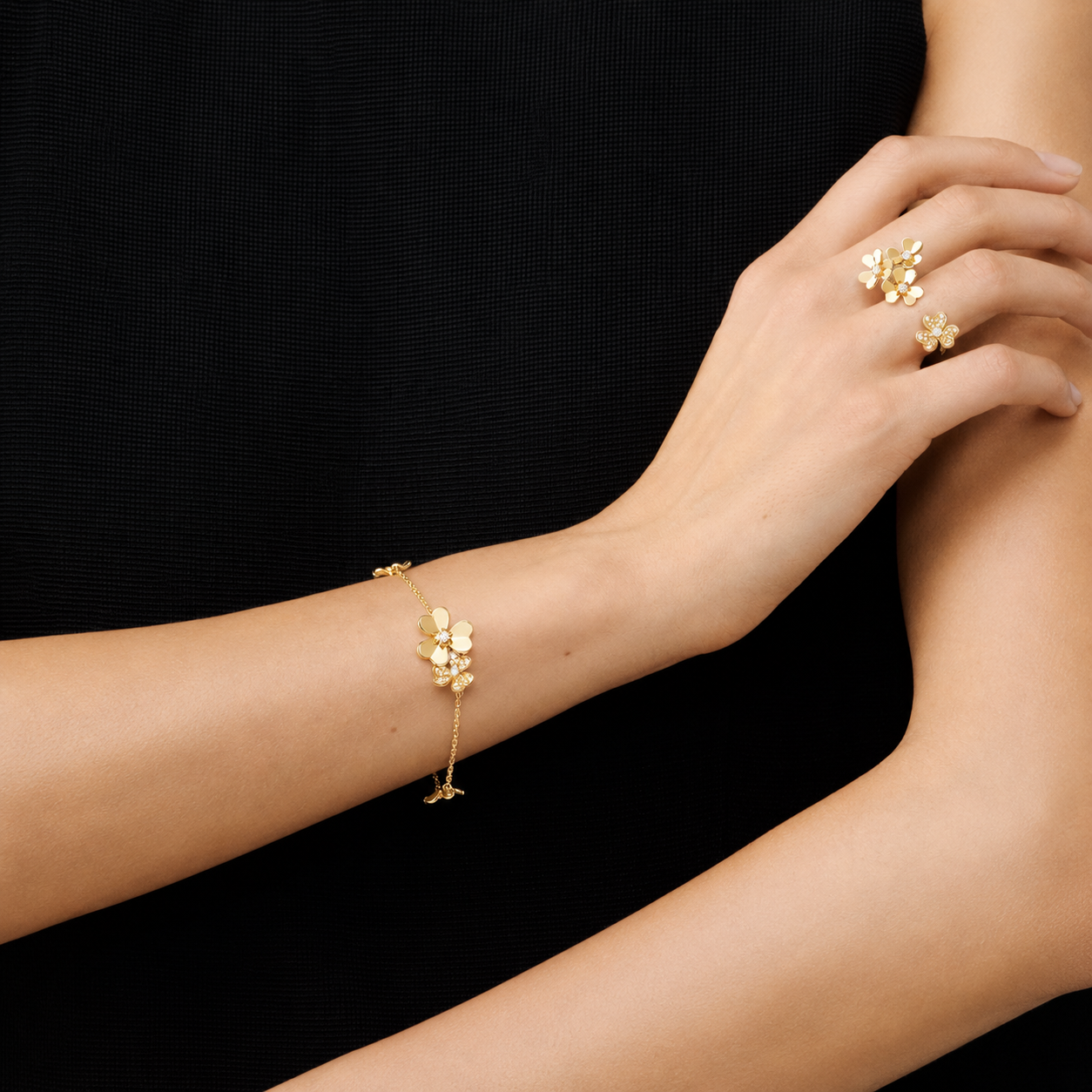 Van Cleef & Arpels Frivole bracelet with five diamond flowers