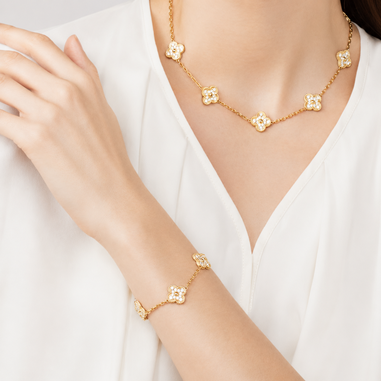 Van Cleef & Arpels Magic Alhambra 5-motif bracelet, fully set with diamonds
