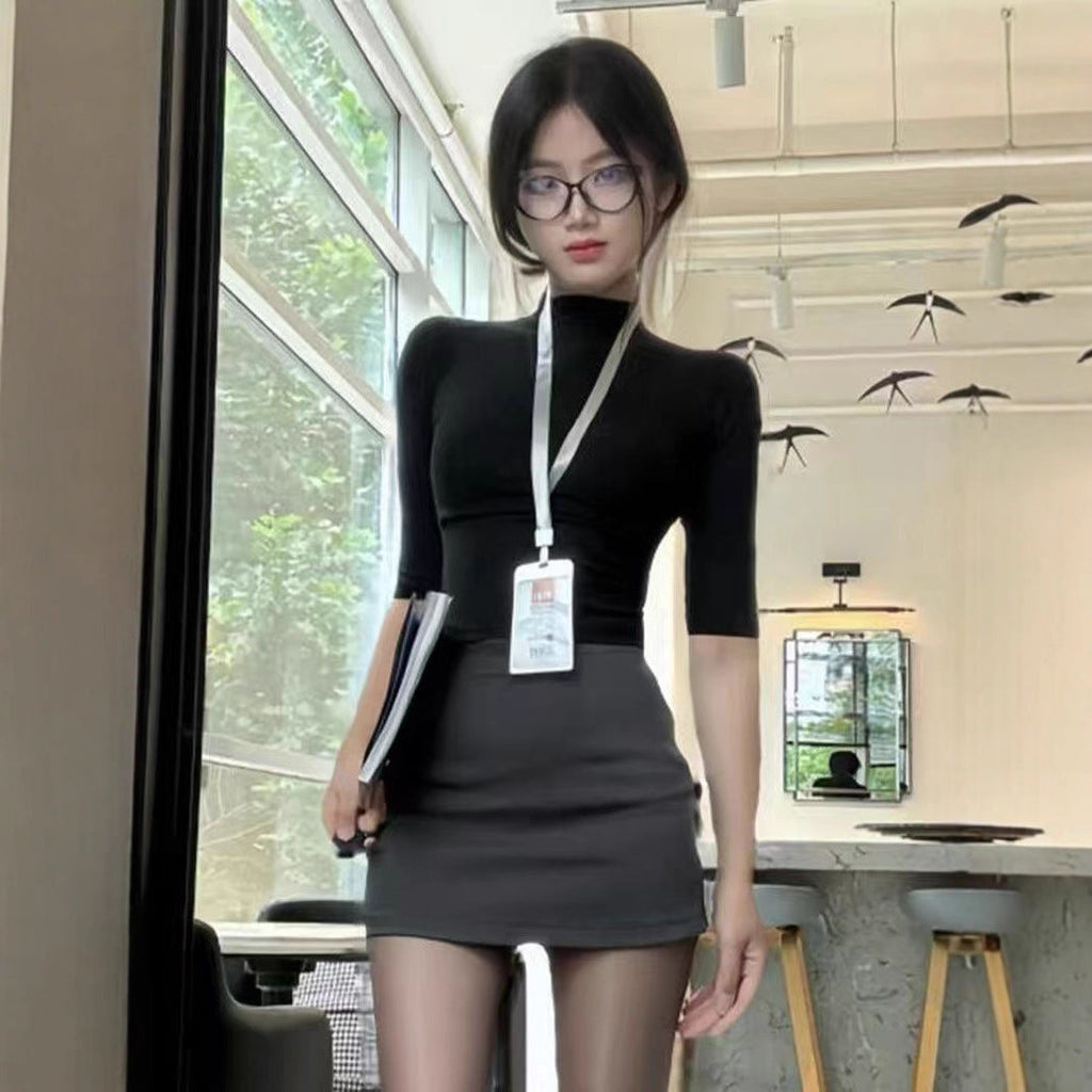 Early Autumn Hot Girls Show Off Their Figure, They Are Light And Mature, Slim-Fitting, Mid-Sleeve T-Shirt Tops, Hip-Covering Short Skirts, Skirts, Professional Suits, New Styles