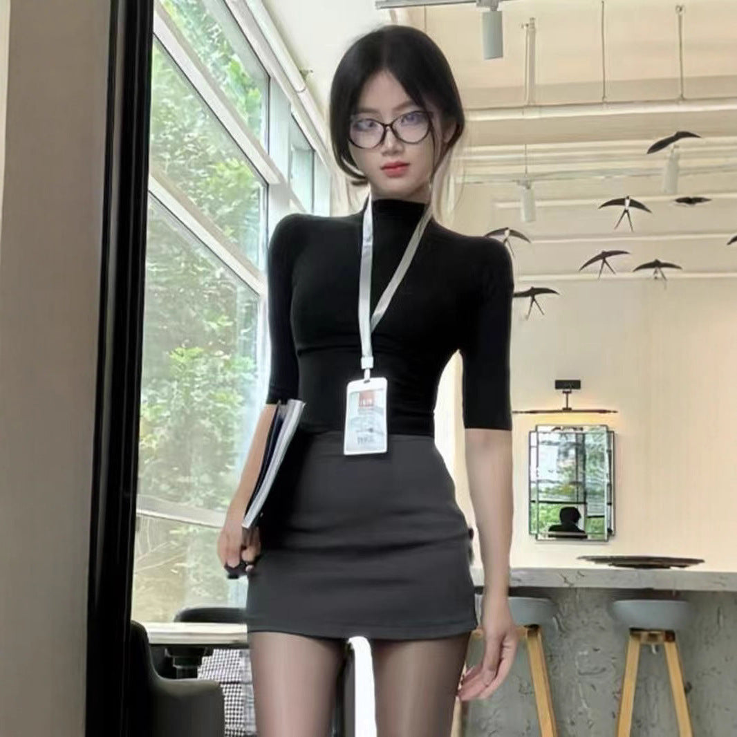 Early Autumn Hot Girls Show Off Their Figure, They Are Light And Mature, Slim-Fitting, Mid-Sleeve T-Shirt Tops, Hip-Covering Short Skirts, Skirts, Professional Suits, New Styles