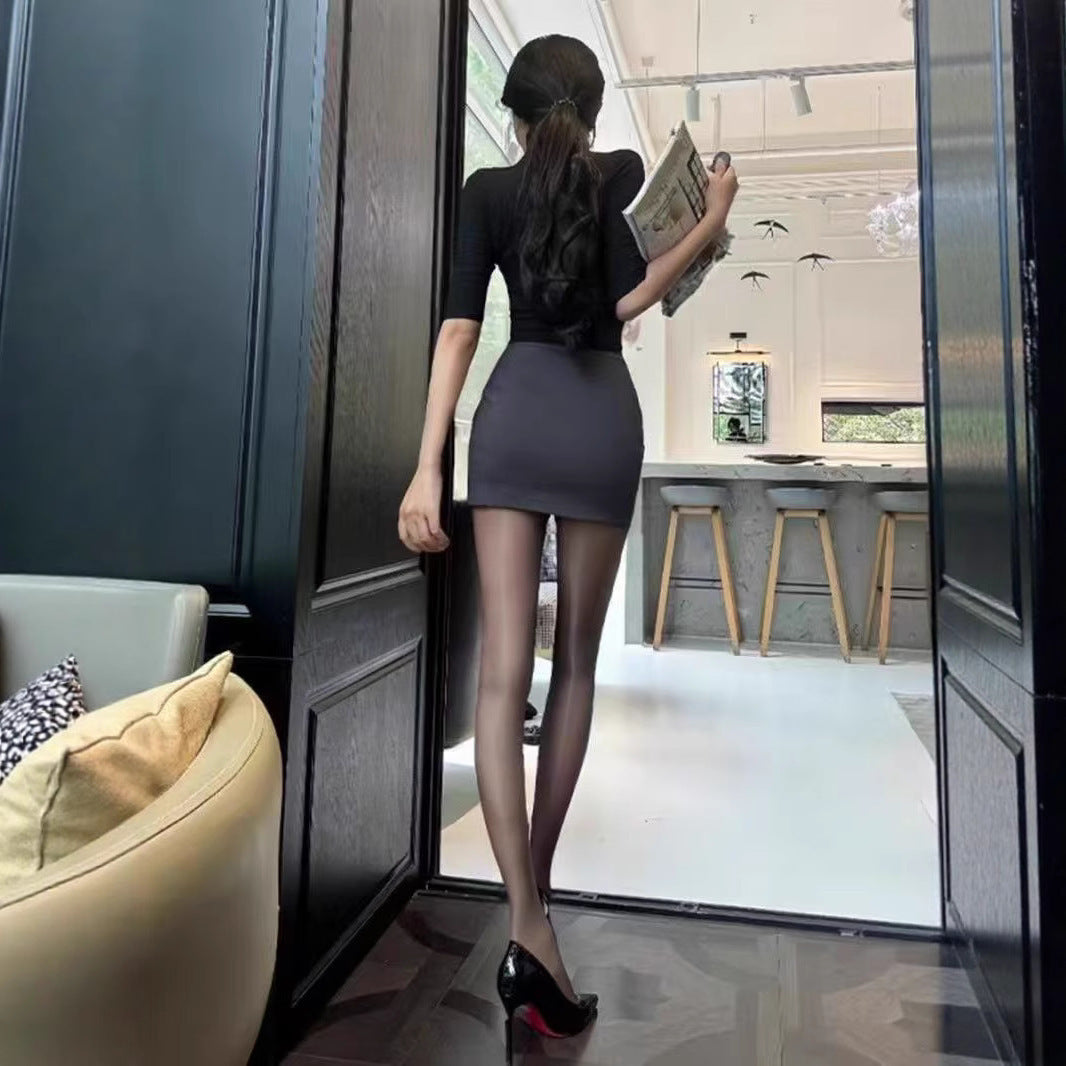 Early Autumn Hot Girls Show Off Their Figure, They Are Light And Mature, Slim-Fitting, Mid-Sleeve T-Shirt Tops, Hip-Covering Short Skirts, Skirts, Professional Suits, New Styles